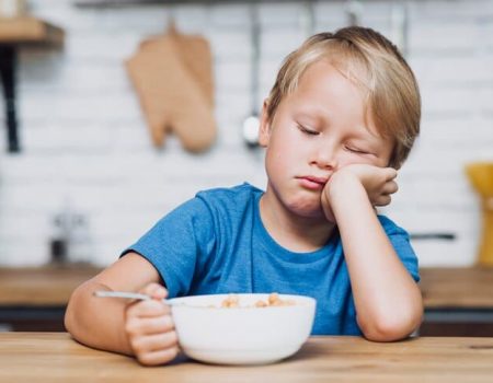 Neofobia Alimentar: Por Que Crianças Odeiam Pedaços e Caroços na Comida?
