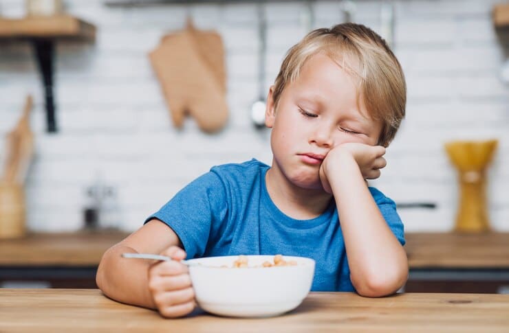 Neofobia Alimentar: Por Que Crianças Odeiam Pedaços e Caroços na Comida?