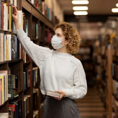 Corantes Perigosos em Livros Antigos: Um Alerta para Colecionadores e Bibliotecários