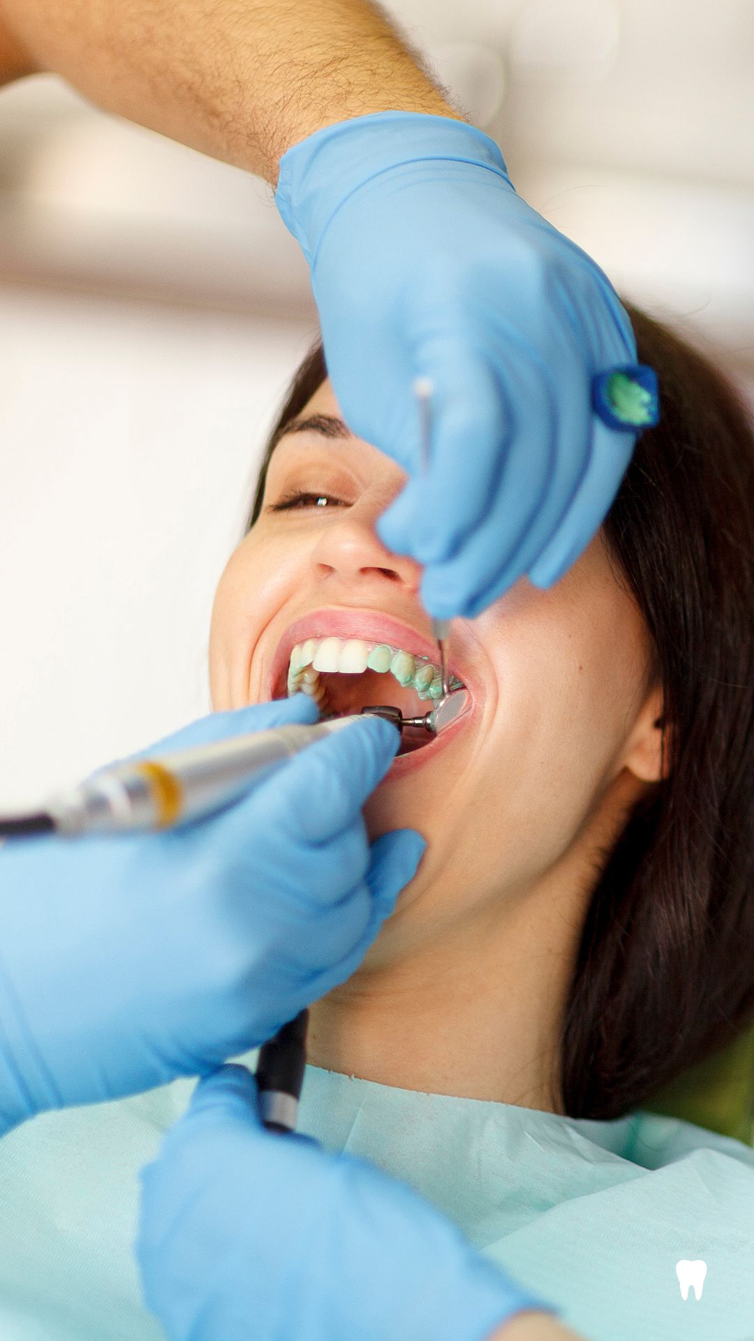 Creme dental feito de cabelo e novo remédio japonês prometem o fim das obturações